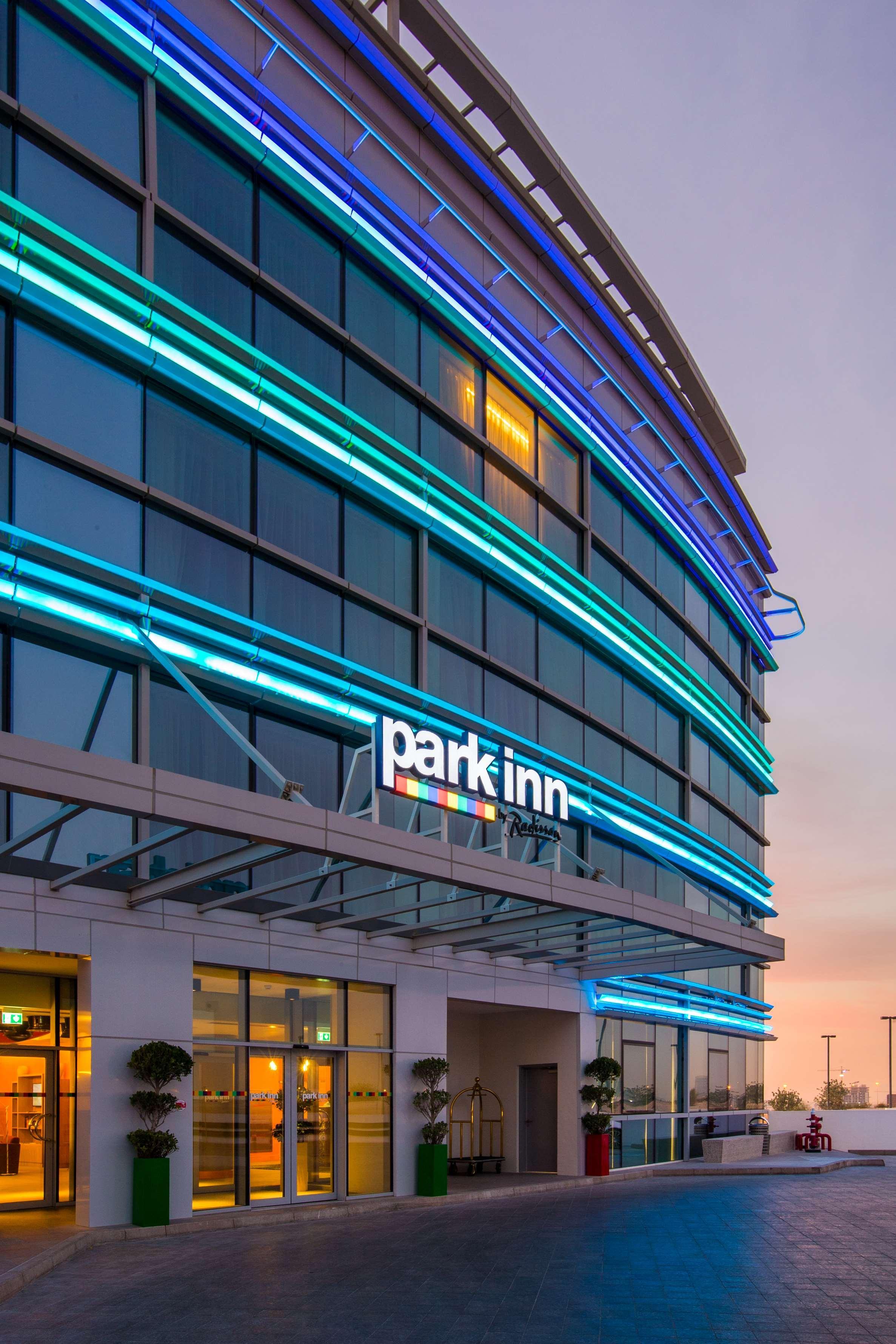 Park Inn By Radisson Dubai Motor City Exteriér fotografie